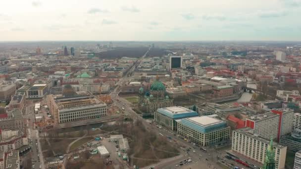 BERLIM, ALEMANHA - 28 de março de 2019. Vista aérea. a Catedral de Berlim 4K . — Vídeo de Stock