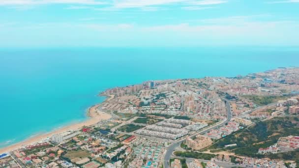 Havadan görünüm. Havadan Torrevieja, kıyı şeridi ana çatılar — Stok video