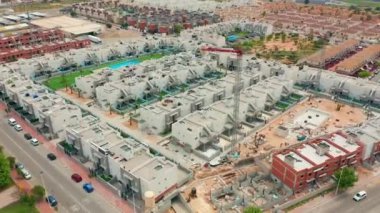 Havadan görünüm. yeni binalar ile bir konstrüksiyon alanı. İspanya, costa blanca, alicante, torrevieja.