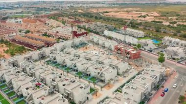 Havadan görünüm. yeni binalar ile bir konstrüksiyon alanı. İspanya, costa blanca, alicante, torrevieja.