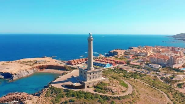 Faro Cabo de Palos deniz fenerinin havadan videosu, İspanya. — Stok video