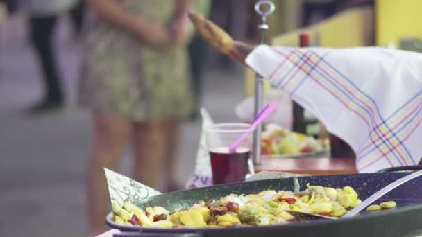 Festa espanhola cozinha tradicional. Fechar . — Vídeo de Stock