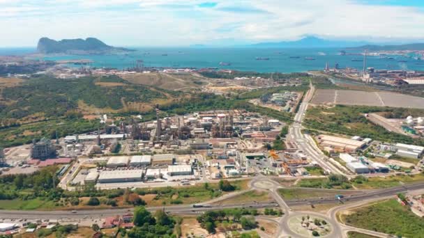 Luchtfoto van Gibraltar, Verenigd Koninkrijk van Groot-Brittannië, Iberisch schiereiland, Europa. — Stockvideo