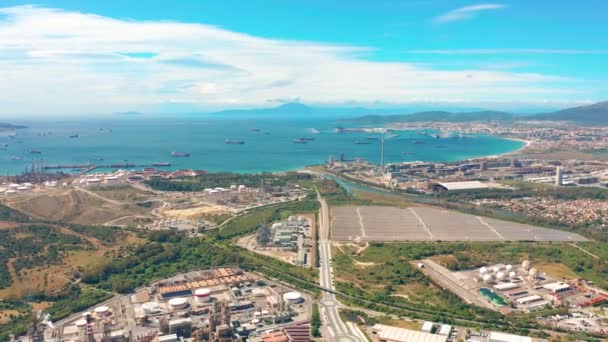 Widok z lotu ptaka. Rafineria Gibraltar-San Roque, Południowa Hiszpania. — Wideo stockowe