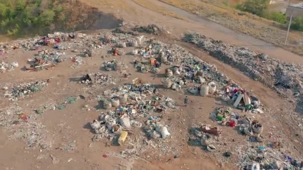 The huge garbage dump, the ecological disaster of our planet. — Stock Video