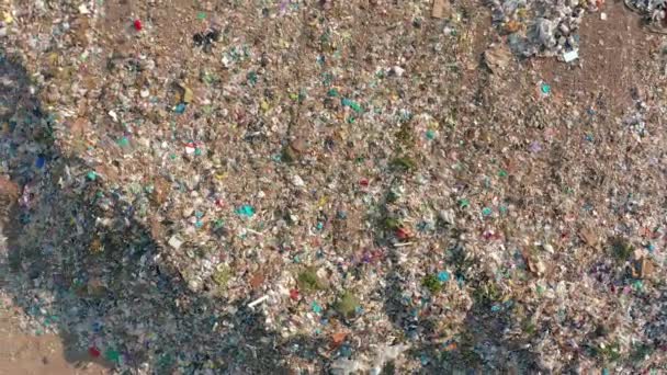 Die riesige Müllhalde, die ökologische Katastrophe unseres Planeten. — Stockvideo