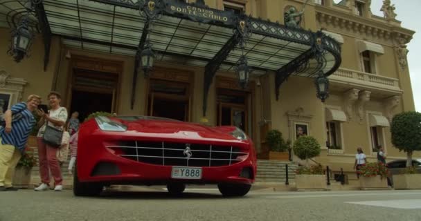 Monte-Carlo, Mônaco - 15 de outubro de 2019: Vida de luxo, elementos de vida de luxo, carros de vida de luxo . — Vídeo de Stock