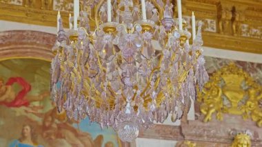 Lüks kristal avize Aynalar Salonu Versay Kraliyet Sarayı, 29.06.2025.