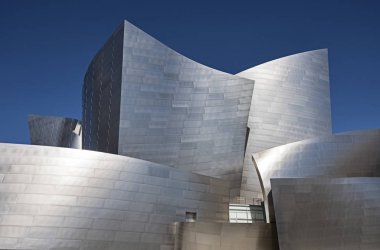Los Angeles, ABD - 5 Mart 2018: Simgesel bir görünümünü Walt Disney Filarmoni Konser Salonu Los Angeles'ta tasarlanmış Frank Gehry tarafından