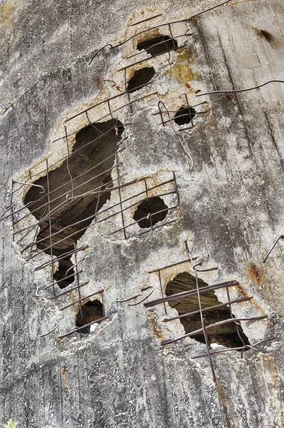 Τρύπες Στο Σκυρόδεμα Ύδωρ Πύργος Στο Γιαντ Mordechai Στο Ισραήλ — Φωτογραφία Αρχείου
