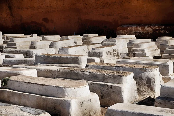 Den Traditionella Judiska Kyrkogården Marrakech Marocko Fylld Med Gravar Målade — Stockfoto