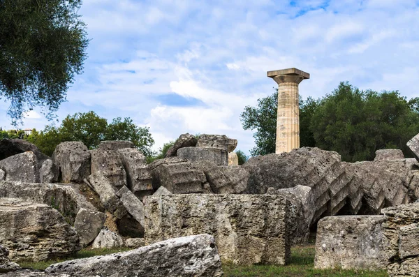 Vista Inferior Las Ruinas Majestuosas Del Templo Zeus Olympia Antiguo — Foto de Stock