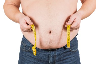 Beyaz arka plan üzerinde izole oryantal sarı ölçüm bandı ölçme kalın olgun adam