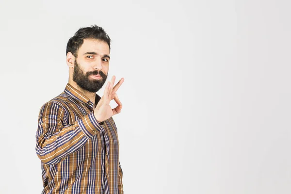 Retrato Homem Sorridente Mostrando Polegar Fundo Branco — Fotografia de Stock