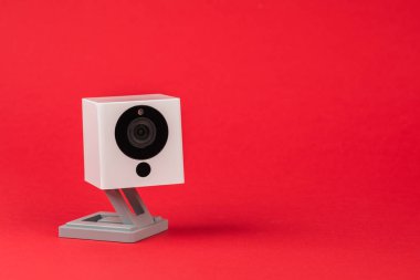 kırmızı arka plan, nesne, Internet, teknoloji kavramı beyaz web kamerası