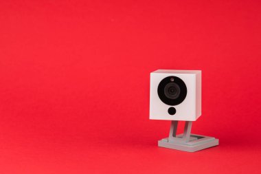 kırmızı arka plan, nesne, Internet, teknoloji kavramı beyaz web kamerası