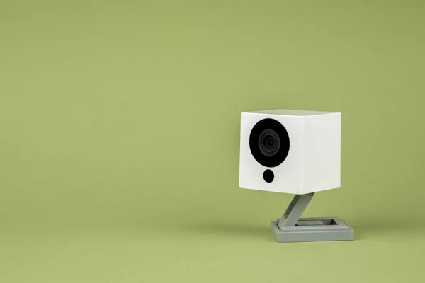 White webcam on green background, object, Internet, technology c — Stock Photo, Image