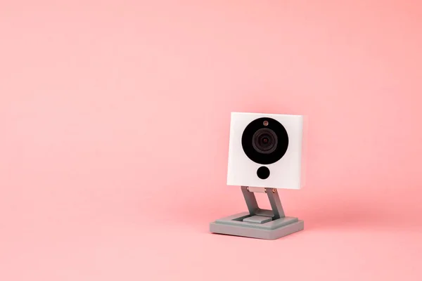 분홍색 배경에 흰색 웹캠, 개체, 인터넷, 기술 공동 — 스톡 사진