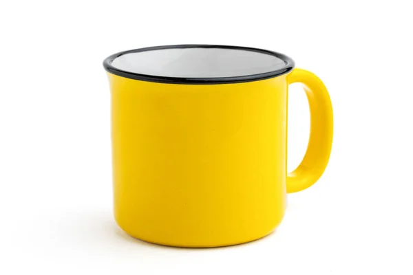 Widok boczny pustej żółtej emalii kubek kawy izolowane na białej ba — Zdjęcie stockowe