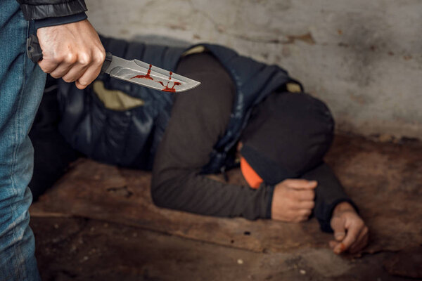 Убийство и понятие людей - преступников или убийц с
