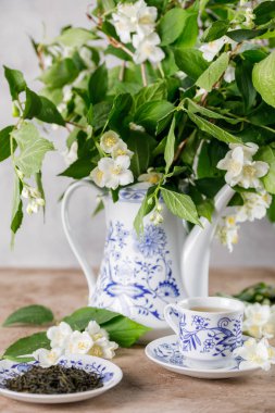 Enfes forfor çay servisi natürmort. Yasemin yeşil çay.