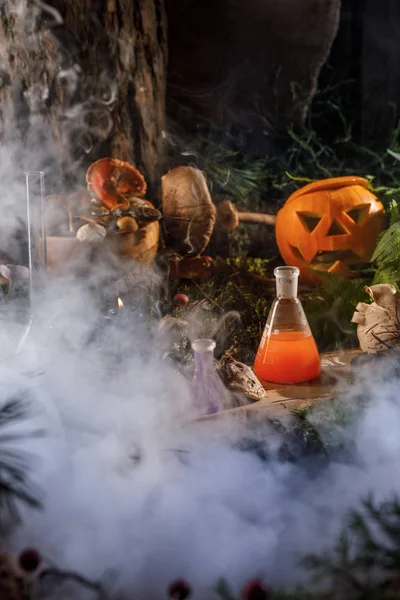Matlagning Rökning Potions Och Ingredienser För Dem Häxa Stugan Halloween — Stockfoto