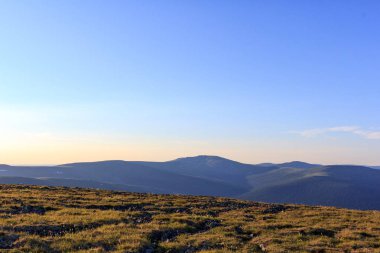 Doğa Kuzey Uralların Panoraması. Güzel panoramik manzarası. MAUNTAİN manzara. Kuzey Urallar için seyahat. Kuzey Ural.