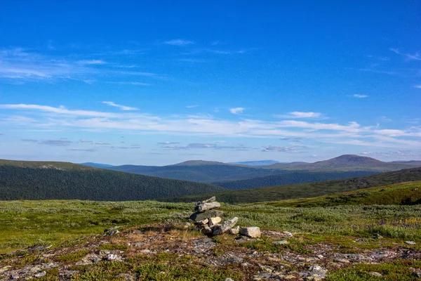 Severní Ural Létě Pohled Hory Údolí Kameny Jsou Složeny Stezka — Stock fotografie