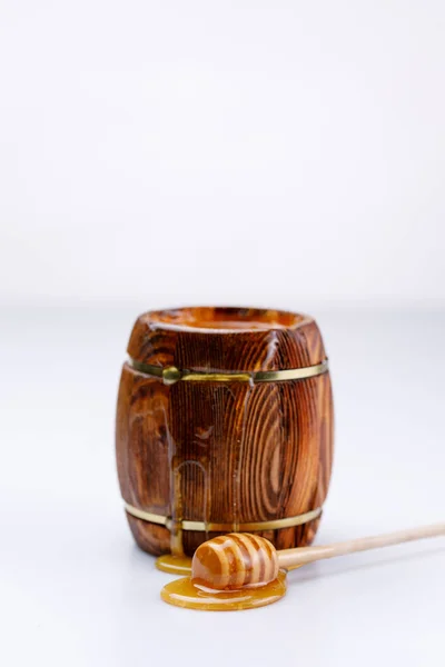 Fragrant Fresh Honey Flowing Barrel Honey Stick White Background Isolated — Stock Photo, Image