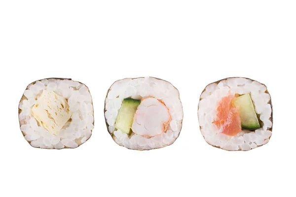 Sushi rola isolado no fundo branco. Coleção. Close-up de deliciosa comida japonesa com rolo de sushi . — Fotografia de Stock