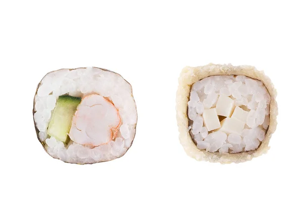 白い背景に古典的な寿司。日本の魚介寿司は、白い背景を転がします。クローズ アップ. — ストック写真