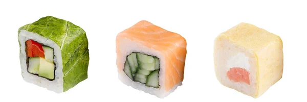 Classico sushi roll. Sushi su fondo bianco. giapponese sushi frutti di mare rotolo bianco sfondo . — Foto Stock