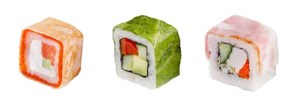 Classico sushi roll. Sushi su fondo bianco. giapponese sushi frutti di mare rotolo bianco sfondo . — Foto Stock