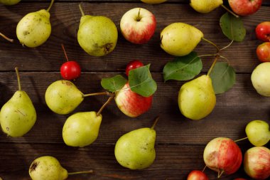 Tasarım için olgun sulu armut ve elma arka plan. Close. Hasat.