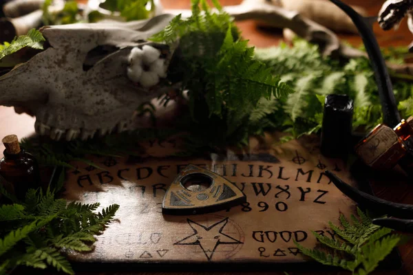 Mystisk Ritual Med Ouija Och Ljus Djävulens Bräde Koncept Svart — Stockfoto