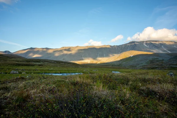 Berglandschap Groot Panorama Subpolaire Oeral Het Concept Van Buitenactiviteiten Toerisme — Stockfoto