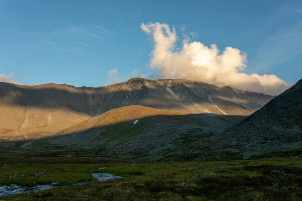 Berglandschap Groot Panorama Subpolaire Oeral Het Concept Van Buitenactiviteiten Toerisme — Stockfoto