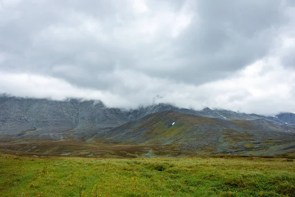 Verbazingwekkend Berglandschap Met Kleurrijke Lucht Reizen Wandelen Concept Subpolaire Oeral — Stockfoto