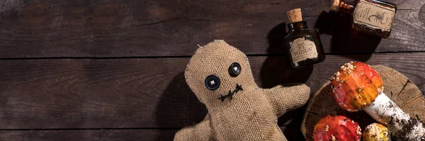 Voodoo Puppe Auf Einem Hölzernen Hintergrund Mit Dramatischer Beleuchtung Eine — Stockfoto