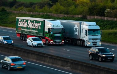 Eddie Stobart kamyon yolda