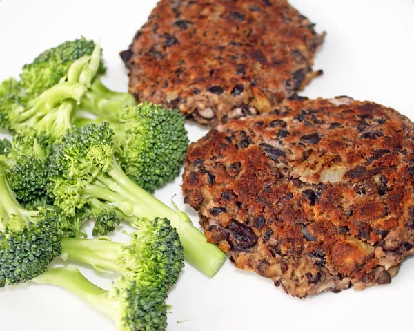 Taze Brokoli Bir Tarafı Ile Yapımı Siyah Fasulye Burger Stok Resim