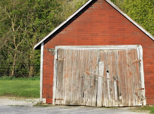 Gammal Vintage Shed Lada Med Peak Roof Fake Brick Kakel — Stockfoto