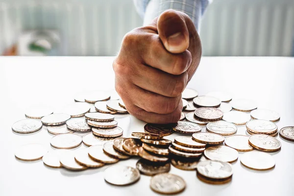 Hand Met Gouden Munten Concept Belastingbetaler Bedrijfsconcept Zijn Gouden Munten — Stockfoto