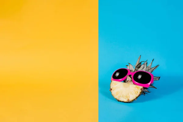 Piña Moda Color Verano Fruta Tropical Con Gafas Sol Estilo — Foto de Stock