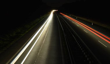 Yolda sürüş araçların uzun pozlama