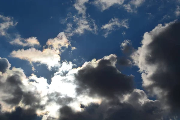 Nuvens Brancas Fundo Azul Céu — Fotografia de Stock