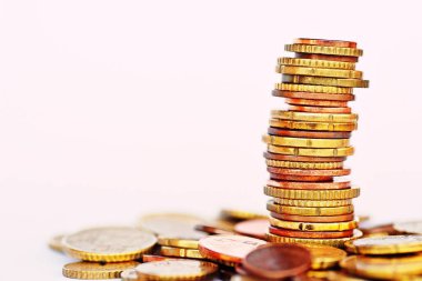 Sikke bir dizi farklı yığınlar halinde yığılmış ve birlikte yukarı doğru bir eğri oluşturur