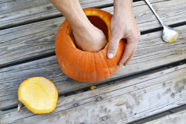 cadılar bayramı için kabak içi boş