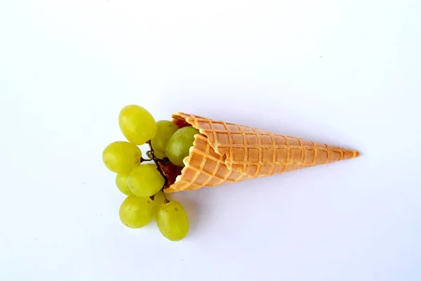 Grapes Ice Waffle — Stock Photo, Image