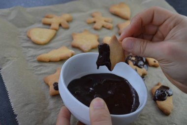 Çikolata ile Kapak Noel zencefilli kurabiye